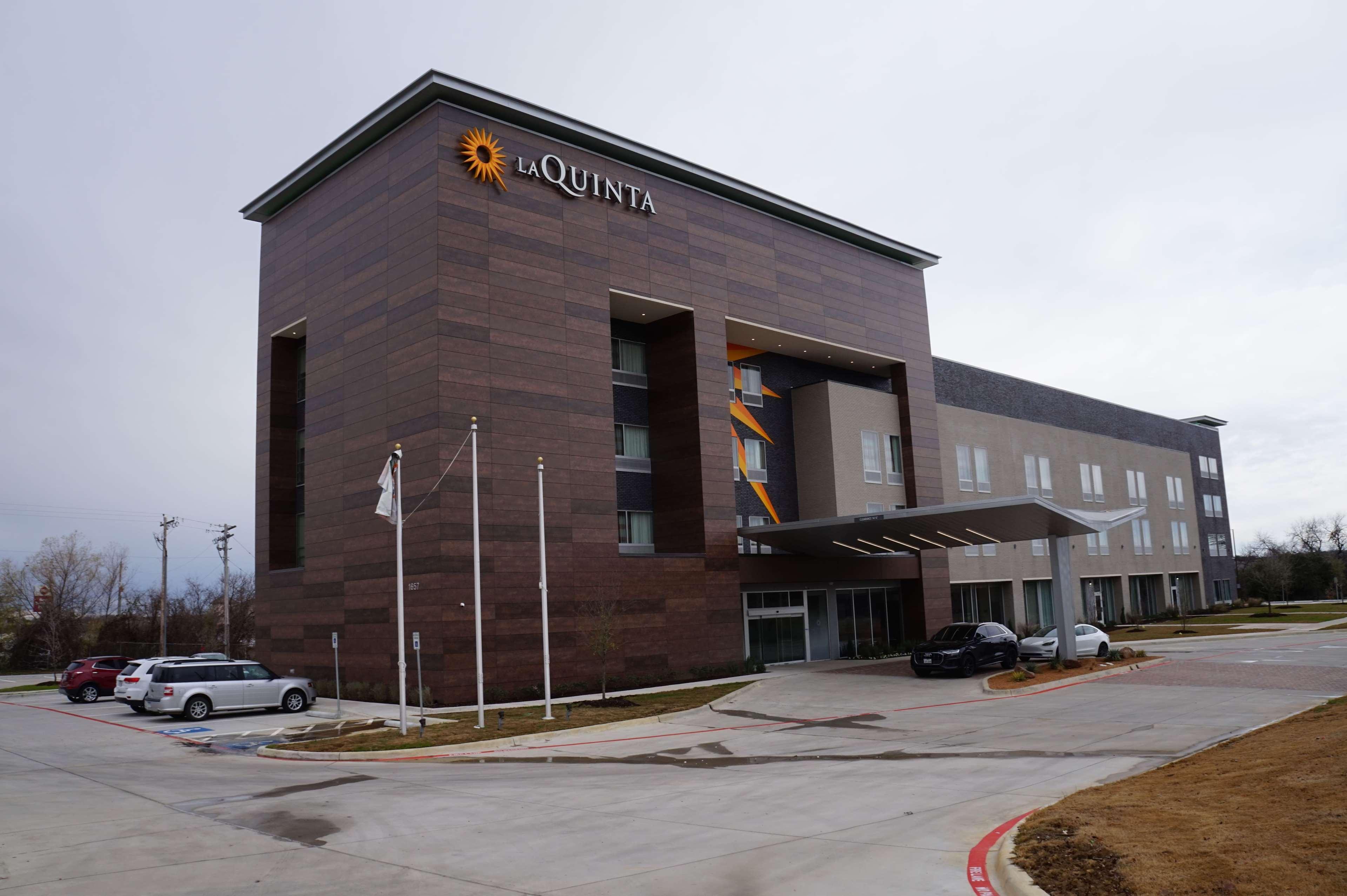 La Quinta Inn & Suites By Wyndham Льюисвилл Экстерьер фото
