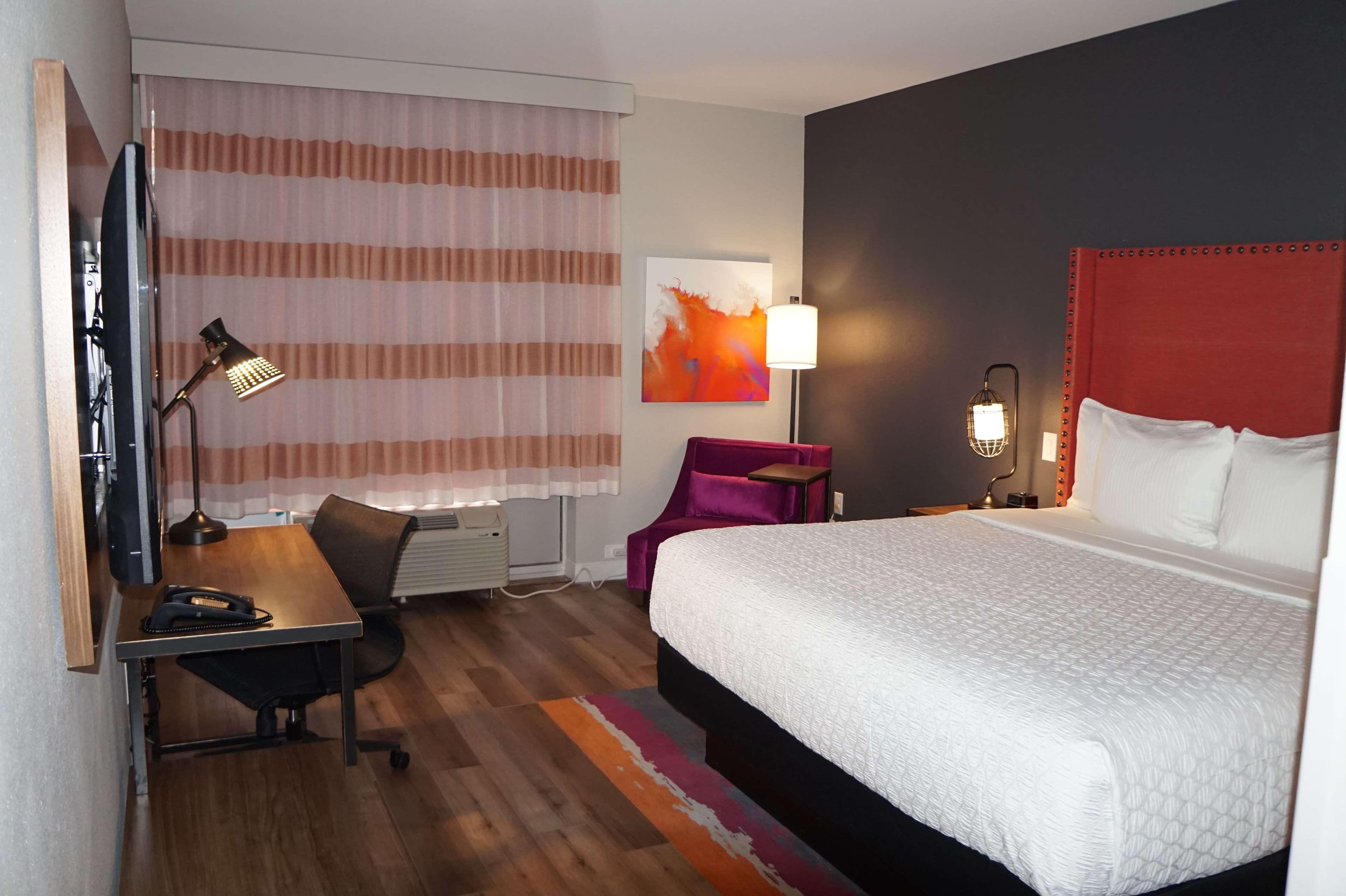 La Quinta Inn & Suites By Wyndham Льюисвилл Экстерьер фото